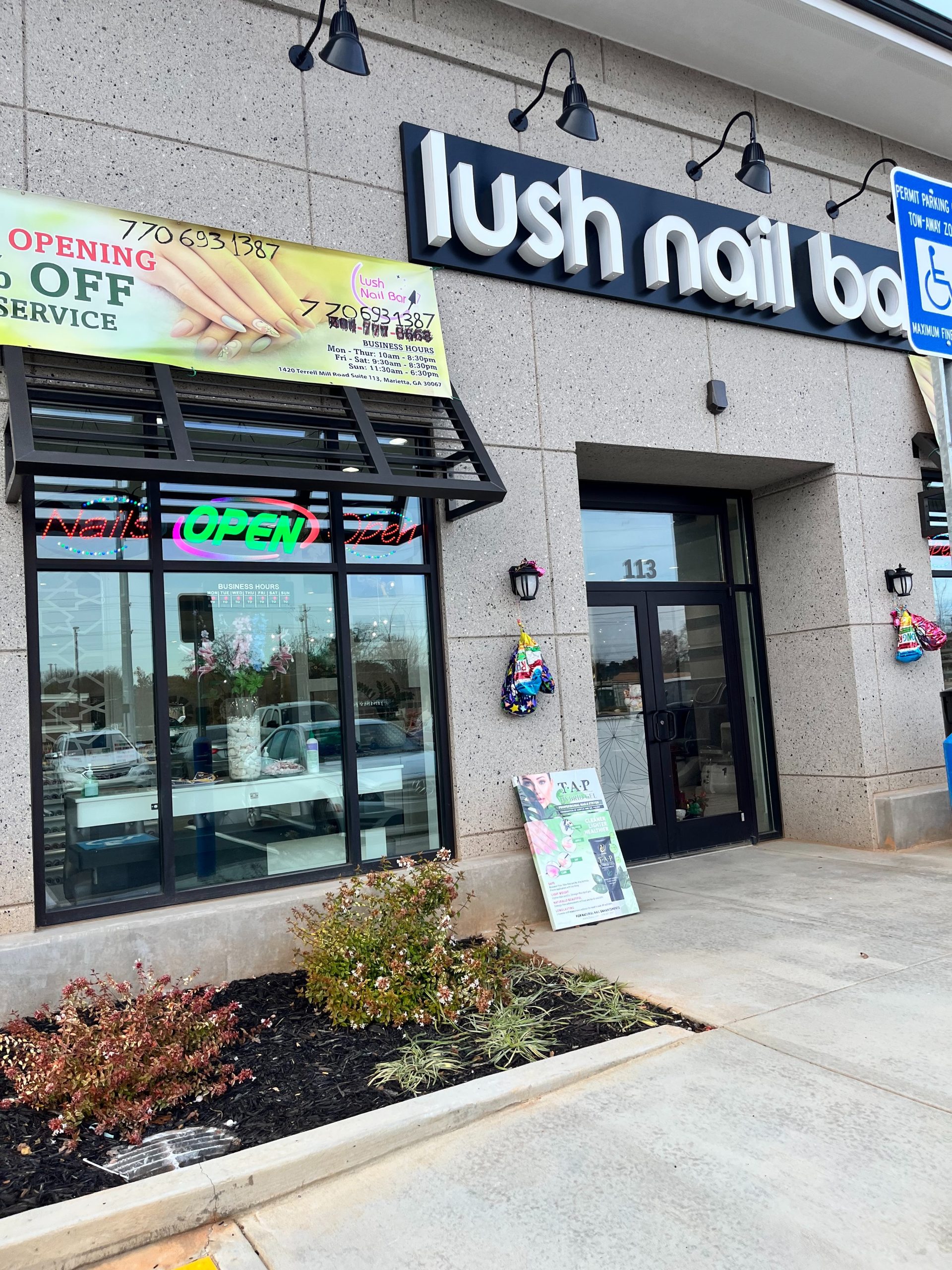 lush-nails-bar-marietta-ga-30067-salon-exterior