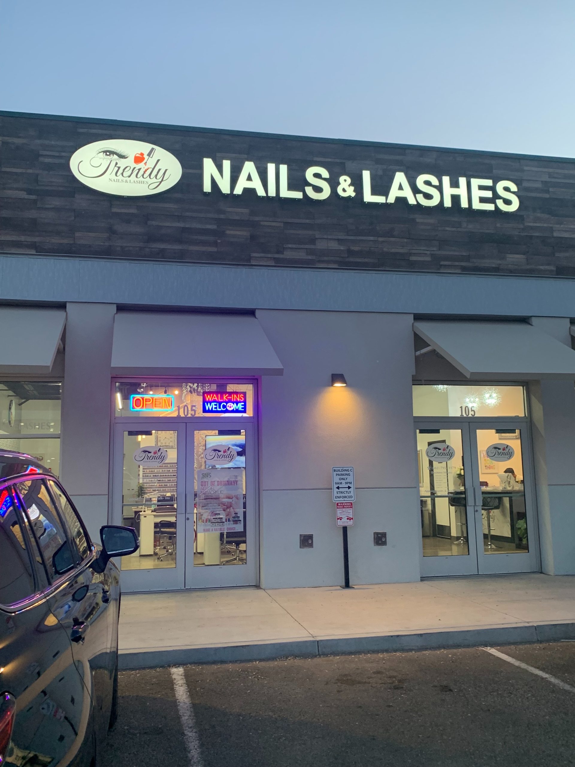 trendy-nails-lashes-scottsdale-az-85260-salon-exterior