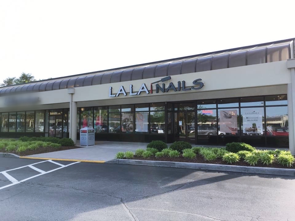 la-la-nails-knoxville-tn-37919-salon-exterior