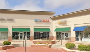 rich-z-nails-salon-buford-ga-30519-salon-exterior