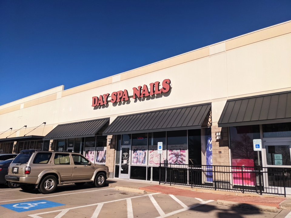 day-spa-nails-lake-worth-tx-76135-salon-exterior