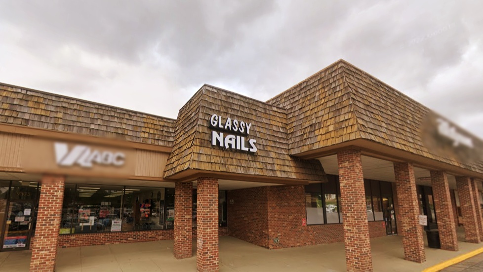 glassy-nails-fairfax-va-22032-salon-exterior