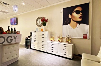 nailology-houston-tx-77008-salon-inside