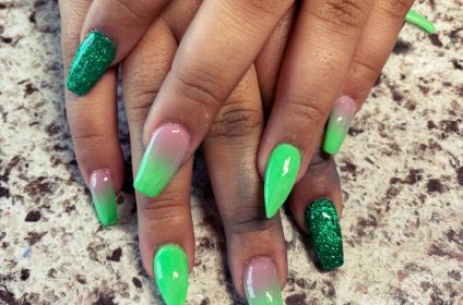 pink-white-nails-riverview-fl-33578-salon-art-design