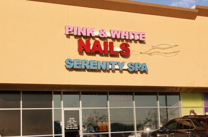 pink-white-nails-riverview-fl-33578-salon-exterior