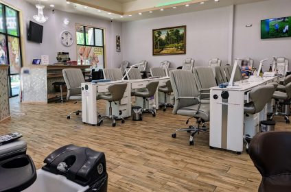 triangle-nails-spa-austin-tx-78751-salon-inside