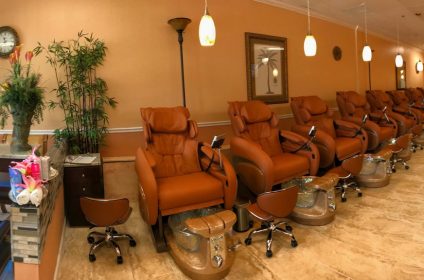 luxury-nails-spa-tampa-fl-33626-salon-inside