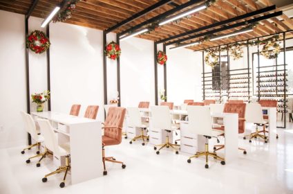 raizun-nail-spa-fairfax-va-22030-salon-inside