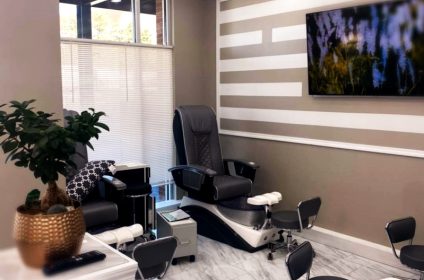 serenity-nails-knoxville-tn-37919-salon-interior