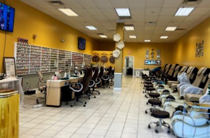 alains-nail-spa-memphis-tn-38133-salon-interior