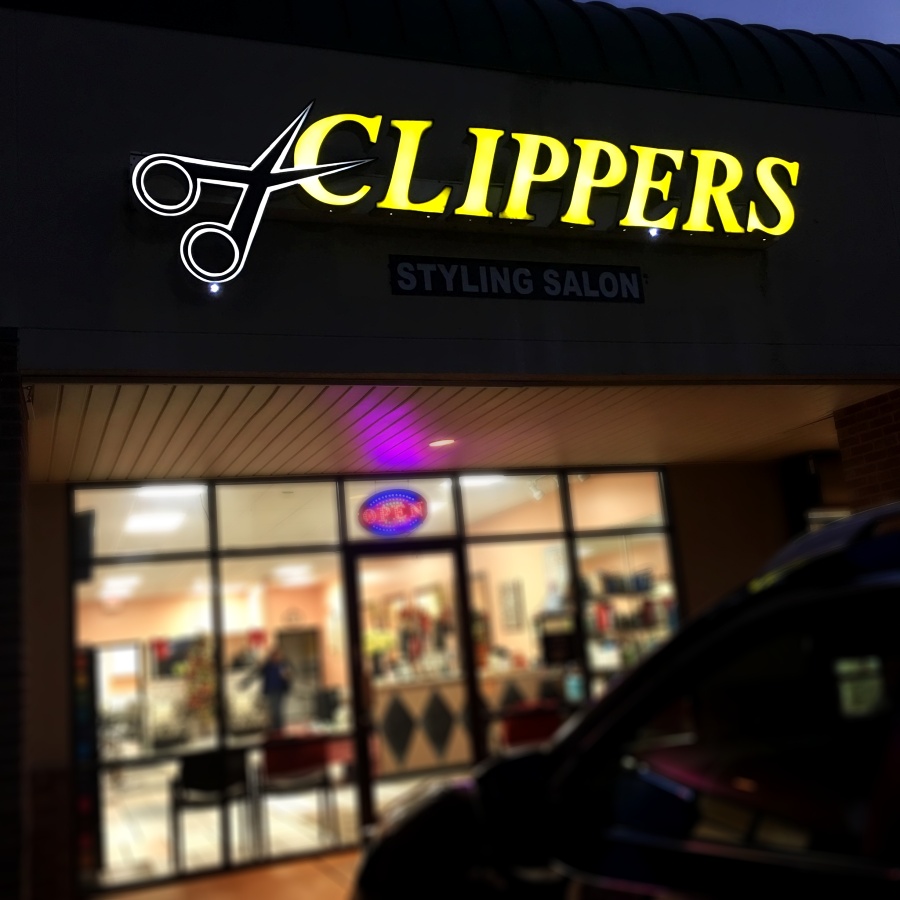 clippers-hair-salon-cordova-tn-38016-salon-exterior