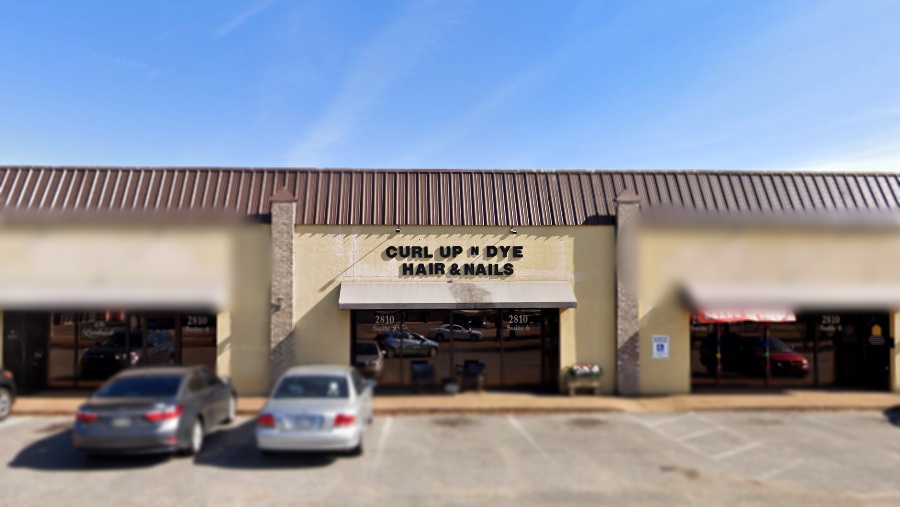 curl-up-dye-bartlett-tn-38134-salon-exterior