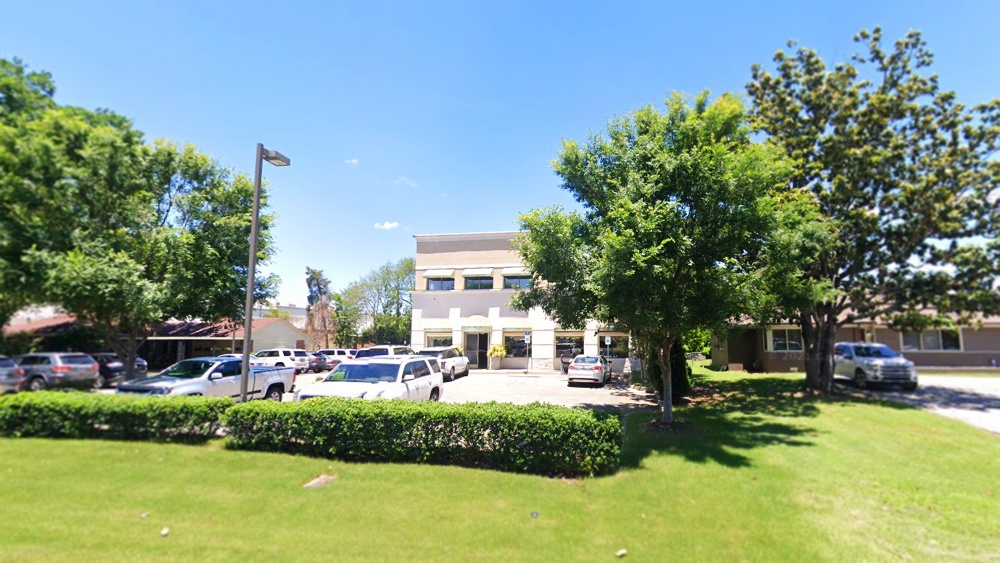 neuvo-salon-memphis-tn-38117-salon-exterior