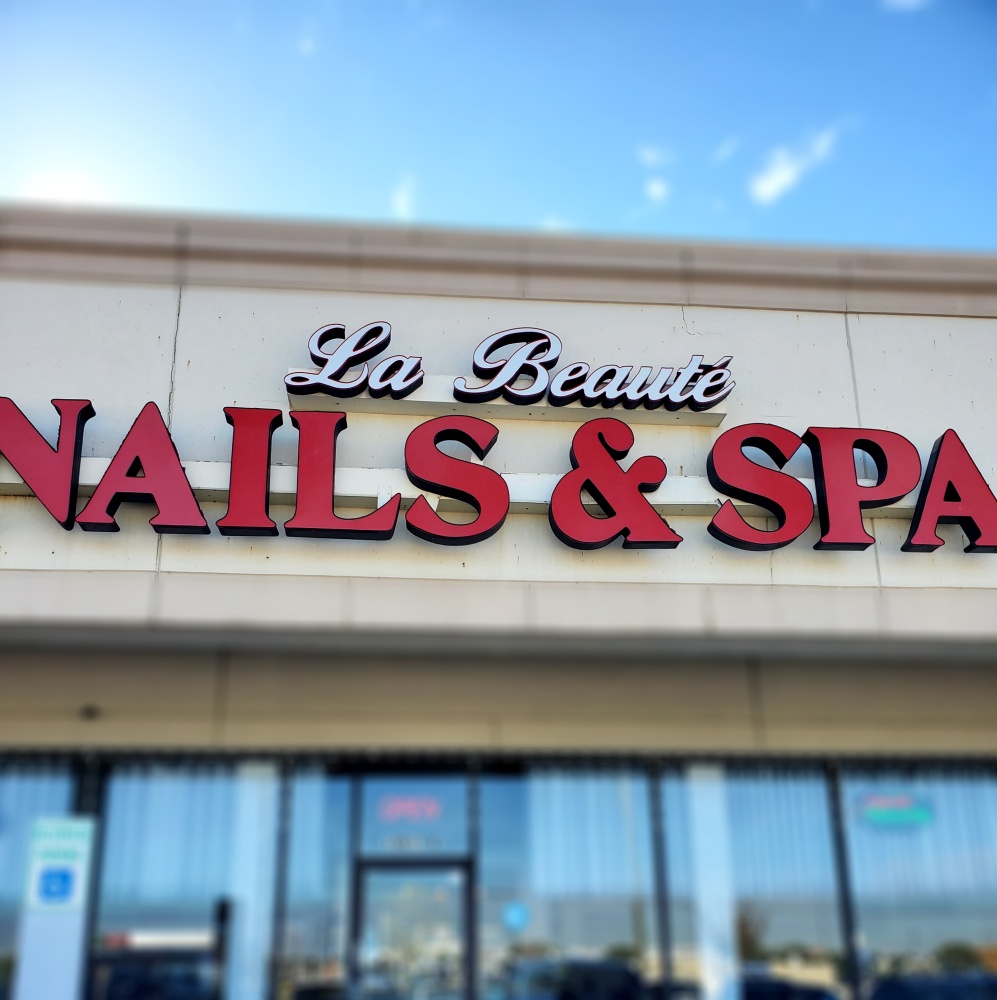 la-beaute-nails-spa-houston-tx-77075-salon-exterior
