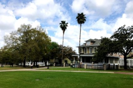 sam-houston-park-tx-77002-heritage-house