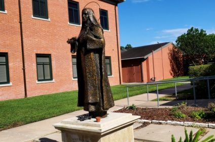 st-theresa-catholic-church-sugar-land-tx-77498-statue