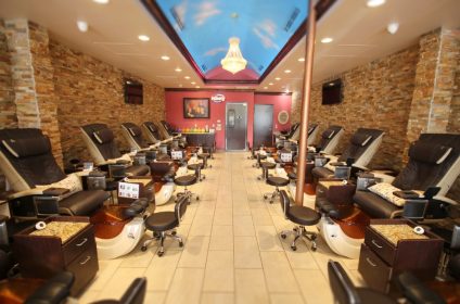 venice-nails-spa-sugar-land-tx-77479-salon-interior