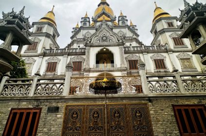 buu-long-pagoda-in-ho-chi-minh-city-vn-700000-architectural-style