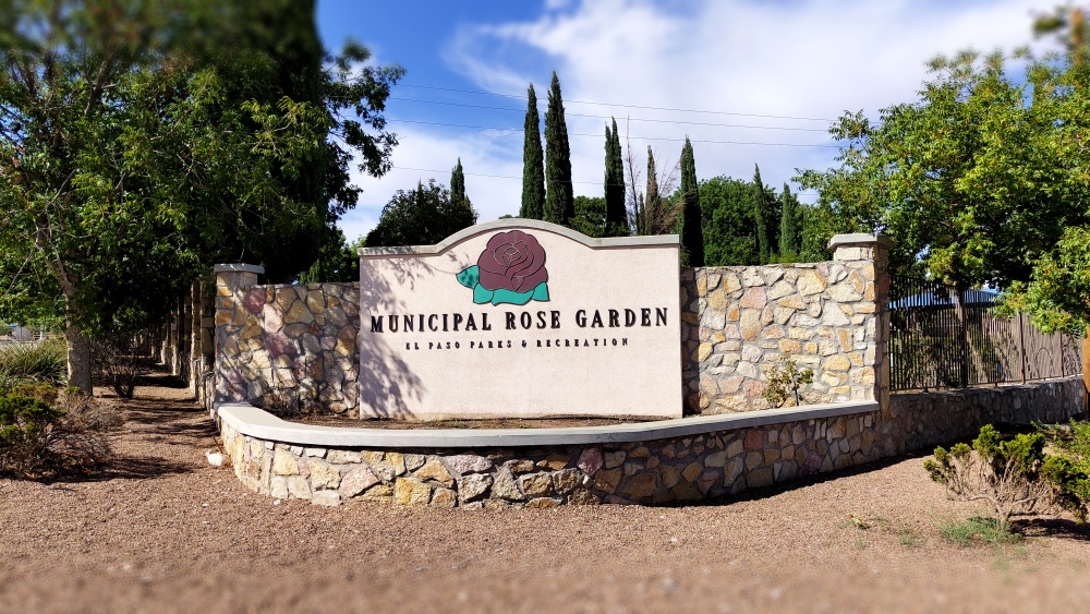 el-paso-municipal-rose-garden-in-tx-79930-signage
