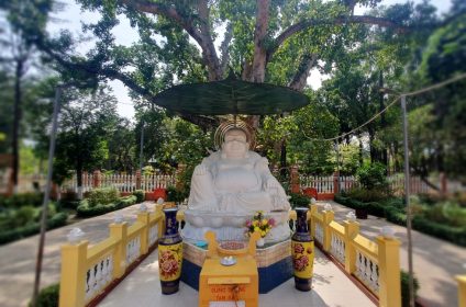 giac-lam-buddhist-temple-in-ho-chi-minh-city-vietnam-700000-happy-buddha