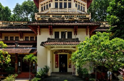 history-museum-of-ho-chi-minh-city-in-vn-700000-exterior