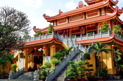 pho-quang-buddhist-temple-in-ho-chi-minh-city-vn-700000-panorama