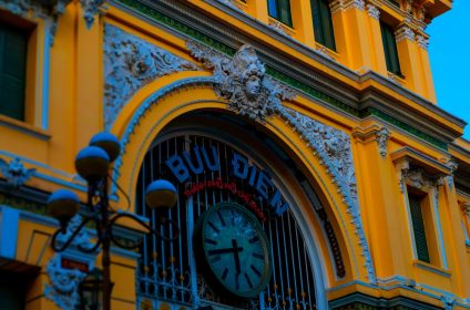 saigon-central-post-office-in-ho-chi-minh-city-vn-700000-architectural-style