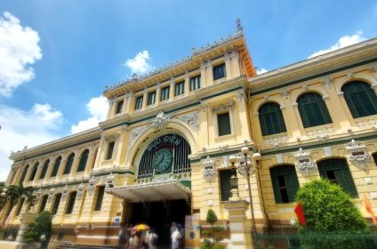 saigon-central-post-office-in-ho-chi-minh-city-vn-700000-facade
