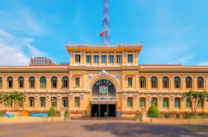 saigon-central-post-office-in-ho-chi-minh-city-vn-700000-facade