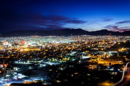 scenic-drive-overlook-in-el-paso-tx-79902-night