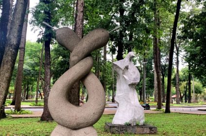 tao-dan-park-in-ho-chi-minh-city-vietnam-sculpture