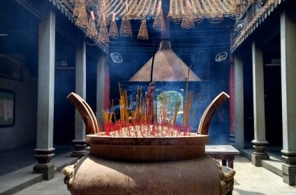 thien-hau-temple-in-ho-chi-minh-city-vn-700000-incense-burner