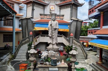 vinh-nghiem-buddhist-temple-in-ho-chi-minh-city-vn-700000-bodhisattva
