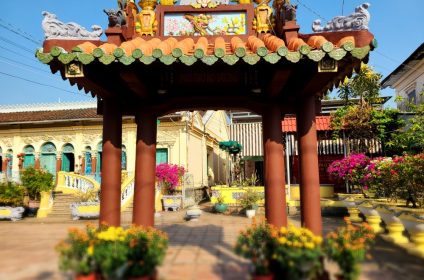 binh-thuy-ancient-house-in-can-tho-900000-mekong-delta-entrance