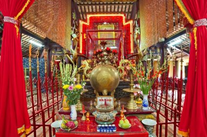 binh-thuy-temple-in-can-tho-900000-mekong-delta-exhibit