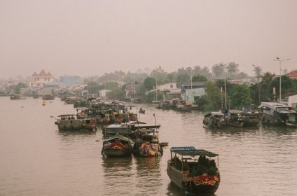 cai-be-floating-market-in-tien-giang-840000-mekong-delta-panorama