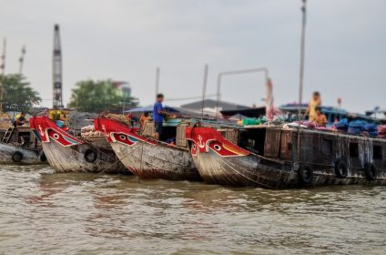 cai-rang-floating-market-in-can-tho-900000-mekong-delta-scenery