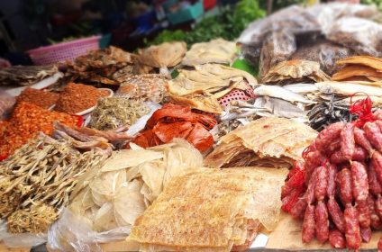 can-tho-market-in-mekong-delta-900000-food
