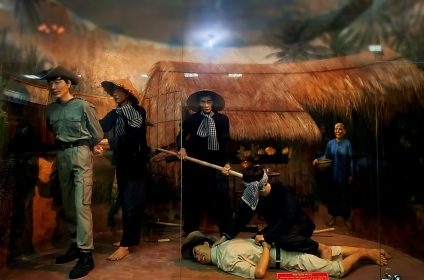 dong-khoi-guerrilla-village-in-ben-tre-930000-mekong-delta-exhibit