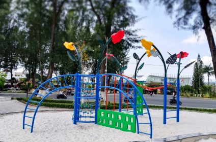 dong-khoi-park-in-ben-tre-930000-mekong-delta-kid-playground