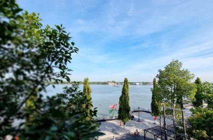 vinh-long-city-square-in-mekong-delta-890000-scenery