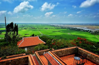 sam-mountain-in-chau-doc-an-giang-880000-mekong-delta-scenery